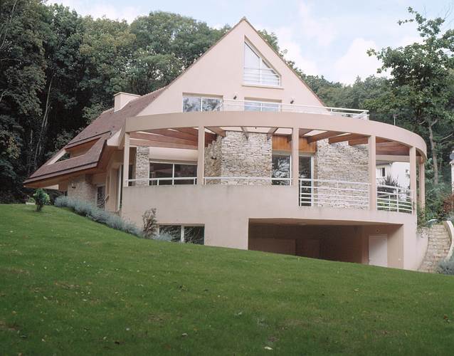 6 - Constructeur et Architecte Maison Architecte Contemporaine 2 pans verriere baie biseau et parement pierre - vue de jour