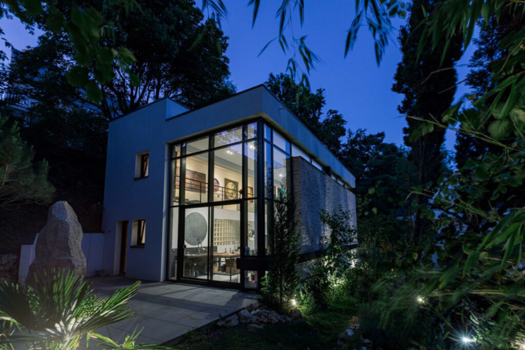 N°79 - Constructeur Maison Architecte Hauts de Seine 92 Le Plessis Robin Châtenay Malabry - Maison Moderne et Design - vue de nuit