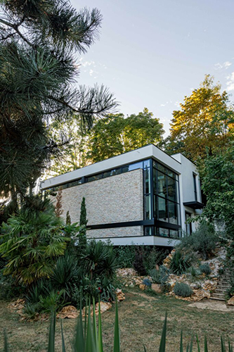 N°79 - Constructeur Maison Architecte Hauts de Seine 92 Le Plessis Robin Châtenay Malabry - Maison Moderne et Design - vue de côté