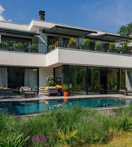 81.12 Realisation 81 Maison Architecte Toit Plat Terrasse Sur Mesure Haut de Gamme Enduit blanc et Gris foncé Balcon et terrasse