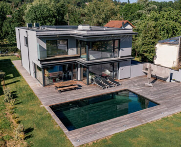 83.9 Maison Architecte Moderne Piscine Fond Mobile et Terrasse Bois